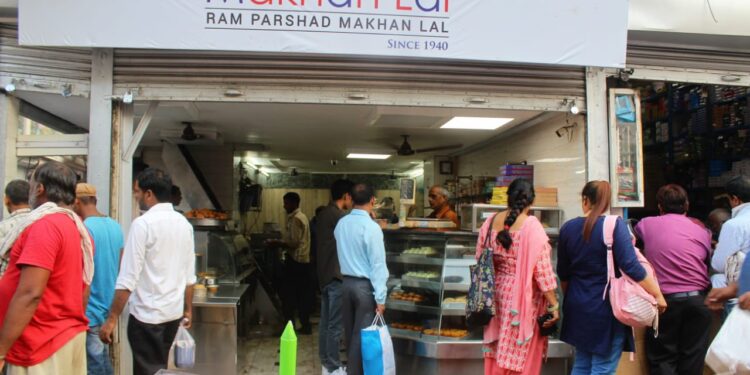 मक्खन लाल के मालपुए: देसी घी का स्वाद, जो आम से लेकर सेलेब्स तक को खींच लाए