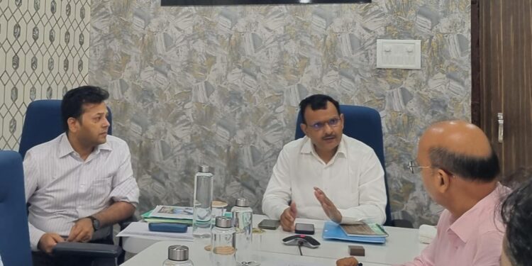 दरभंगा प्रमंडल में जलापूर्ति योजनाओं की मुख्यालय स्तर पर समीक्षा, छूटे टोलों में तेज़ी के निर्देश