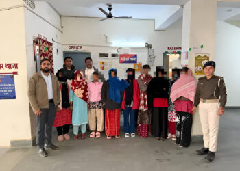 सारण में देर रात छापों में छह आर्केस्ट्रा समूहों से 15 लड़कियों को मुक्त कराया, सात गिरफ्तार