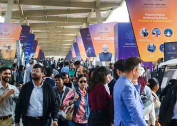 दिल्ली के 5 दिवसीय ए आई सम्मिटमें दर्शक और ए आई दोनों हैं भ्रमित !