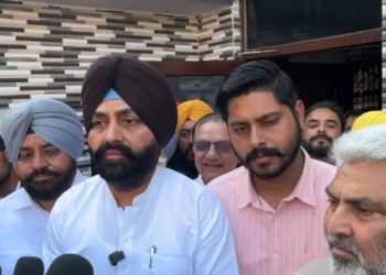 पंजाब सरकार के मंत्रियों और आप विधायकों ने शहीद एएसआई गुरनाम सिंह के परिवार से की मुलाकात, मुख्यमंत्री भगवंत सिंह मान की ओर से दिया भरोसा