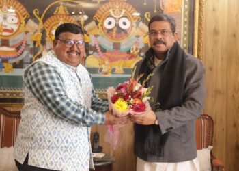 निदेशक ने माननीय से किया किनारा,माननीय अब कब किनारा लेंगे?