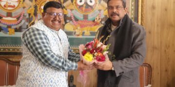 निदेशक ने माननीय से किया किनारा,माननीय अब कब किनारा लेंगे?