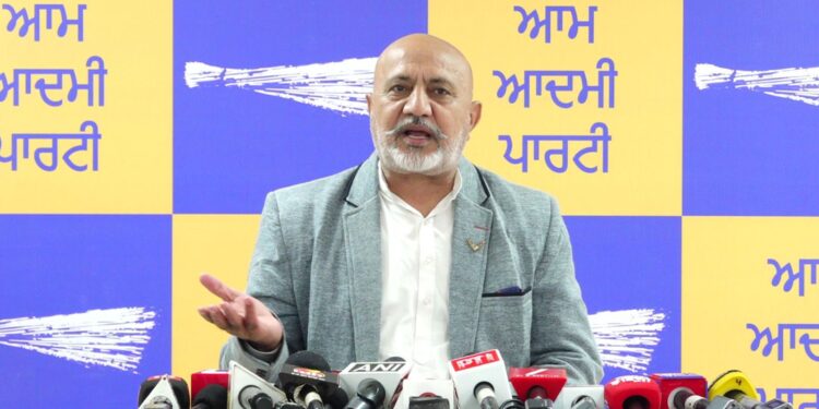 बिट्टू ने कांग्रेस-अकाली गठबंधन की राजनीति को किया बेनकाब, मान ने सत्ता के भ्रष्ट गठबंधन को तोड़ा: बलतेज पन्नू