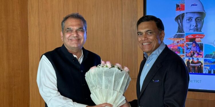 पंजाब के उद्योग मंत्री संजीव अरोड़ा की उद्योगपति सज्जन जिंदल से मुलाकात; राजपुरा में इस्पात क्षेत्र में ₹1,500 करोड़ के निवेश की घोषणा