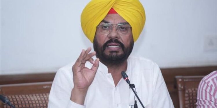 सुखबीर बादल दोहरी राजनीति कर रहे हैं, पुराने झूठ से पंजाब को कर रहे हैं गुमराह: कुलदीप सिंह धालीवाल