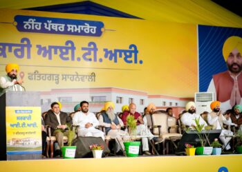 अकाली और कांग्रेस सरकारों ने पंजाब के बच्चों को जानबूझकर अनपढ़ रखा: भगवंत मान