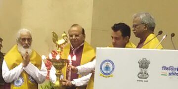 जरिया बन कर किसी को बचाना बहुत मुश्किल है : सक्सेना