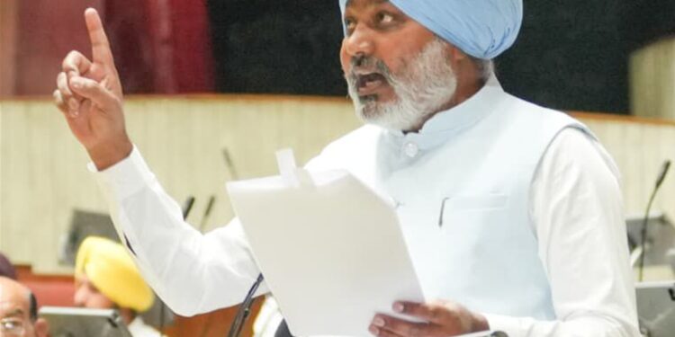 भगवंत मान सरकार द्वारा पंजाब की की गई प्रगति बर्दाश्त न होने के कारण विपक्ष ने विधानसभा से वॉकआउट किया: हरपाल सिंह चीमा