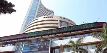 शेयर बाजार में बड़ी गिरावट: खुलते ही 5 सेकेंड में निवेशकों के 5 लाख करोड़ डूबे, सेंसेक्स-निफ्टी धड़ाम