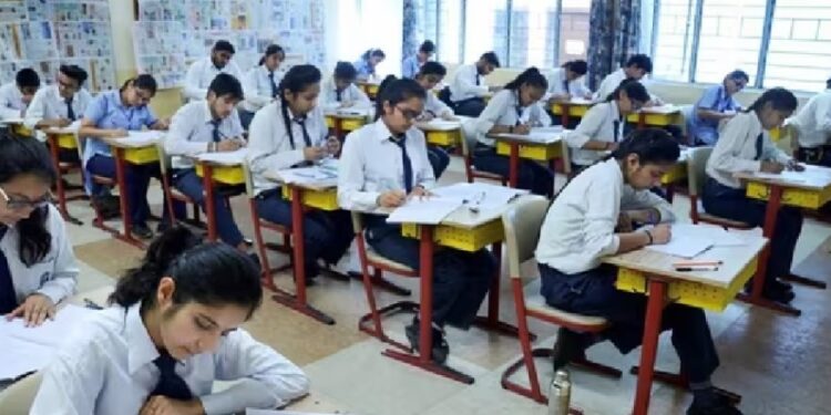 10वीं के बाद कौन-सा स्ट्रीम चुनें? साइंस, कॉमर्स या आर्ट्स—जानें करियर एक्सपर्ट्स की सलाह