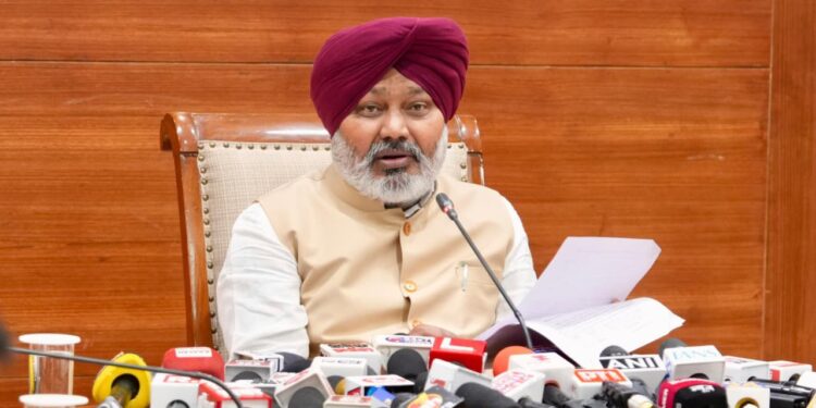 ‘आप’ सरकार के अधीन पंजाब राजस्व विकास में शीर्ष 3 राज्यों में शामिल, अपना कर राजस्व बढ़कर 57,919 करोड़ रुपये हुआ: हरपाल सिंह चीमा