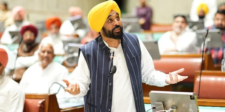 महिलाओं को 1000 रुपये देने के फैसले से नाराज़ होकर विपक्ष बजट पर चर्चा से भागा – भगवंत सिंह मान