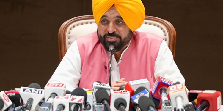 140 लाख मीट्रिक टन उत्पादन की संभावना वाले गेहूं कटाई सीजन से पहले पंजाब ने तेल आपूर्ति की तत्काल मांग उठाई, केंद्र तुरंत कार्रवाई करे:  मुख्यमंत्री भगवंत सिंह मान