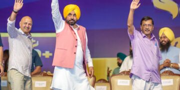 पंजाब में स्वास्थ्य क्रांति: केजरीवाल और मुख्यमंत्री भगवंत सिंह मान ने सौंपे 109 नए आम आदमी क्लीनिक, अब 990 हुई संख्या