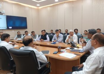 CMG की पहली बैठक में बड़ा एक्शन प्लान! जरूरी वस्तुओं की सप्लाई पर फोकस, जमाखोरी पर सख्त कार्रवाई के निर्देश