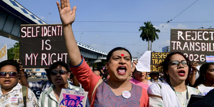 स्वयं की पहचान बनाम सत्ता की मुहर