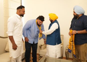 पंजाब की सियासत में ‘आप’ का बड़ा दांव: रुस्तम-ए-हिन्द पहलवान प्रीतपाल फगवाड़ा आम आदमी पार्टी में शामिल, CM मान ने किया भव्य स्वागत