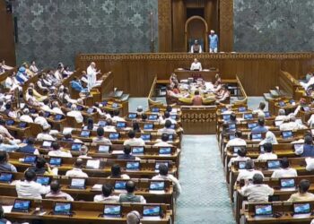 Women Reservation Bill: लोकसभा में गिरा महिला आरक्षण बिल, जानिए पास होने के लिए कितने वोट कम पड़े