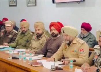 बंदूकों, ग्रेनेड और ड्रोन की बरामदगी के साथ, पंजाब पुलिस ने ‘गैंगस्टरों के खिलाफ जंग’ के तहत ऑपरेशन तेज़ किए