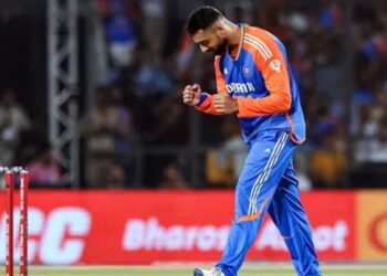 IPL 2026 Record: वरुण चक्रवर्ती ने रचा इतिहास! वैभव सूर्यवंशी को आउट करते ही बने 200 T20 विकेट लेने वाले सबसे तेज भारतीय स्पिनर