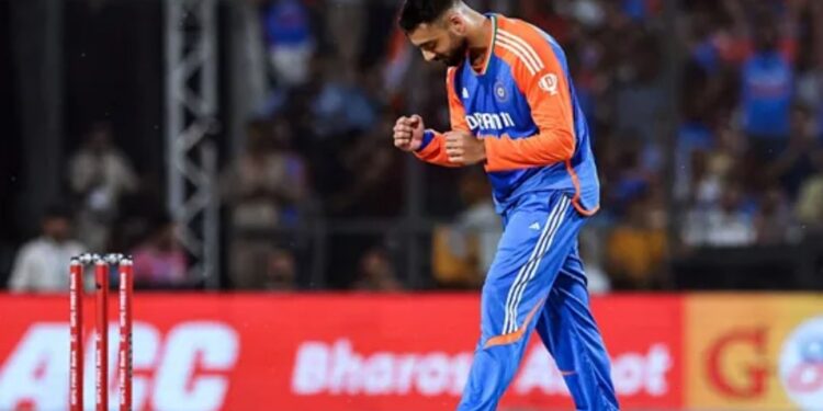 IPL 2026 Record: वरुण चक्रवर्ती ने रचा इतिहास! वैभव सूर्यवंशी को आउट करते ही बने 200 T20 विकेट लेने वाले सबसे तेज भारतीय स्पिनर