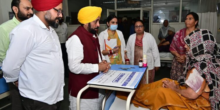 मुख्यमंत्री भगवंत सिंह मान द्वारा बठिंडा के एडवांस्ड कैंसर इंस्टीट्यूट का अचानक दौरा, सुविधाओं और मरीजों की देखभाल का जायजा लिया