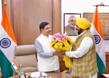 किसानों के लिए बड़ी राहत; पंजाब में भारतीय खाद्य निगम के गोदामों में पड़े 155 लाख मीट्रिक टन चावल और गेहूं के स्टॉक की लिफ्टिंग के लिए विशेष रेल गाड़ियां चलाई जाएंगी: मुख्यमंत्री भगवंत सिंह मान