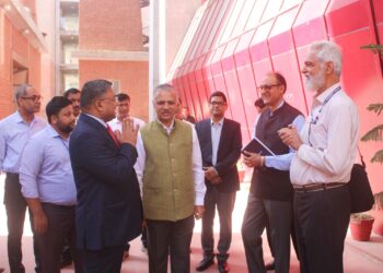 ‘आपके द्वार पर पासपोर्ट’: नालंदा विश्वविद्यालय पहुंची मोबाइल वैन, कैंपस में ही 55 छात्रों-प्रोफेसरों ने बनवाया पासपोर्ट