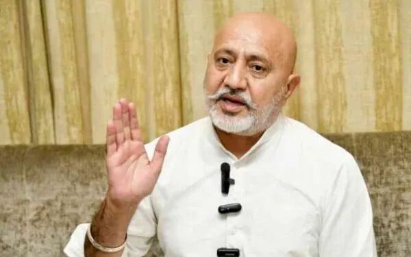 AAP vs BJP: ‘हरियाणा में दम तोड़ रहा आयुष्मान, अपनी चिंता करें CM सैनी’, बलतेज पन्नू का तीखा पलटवार