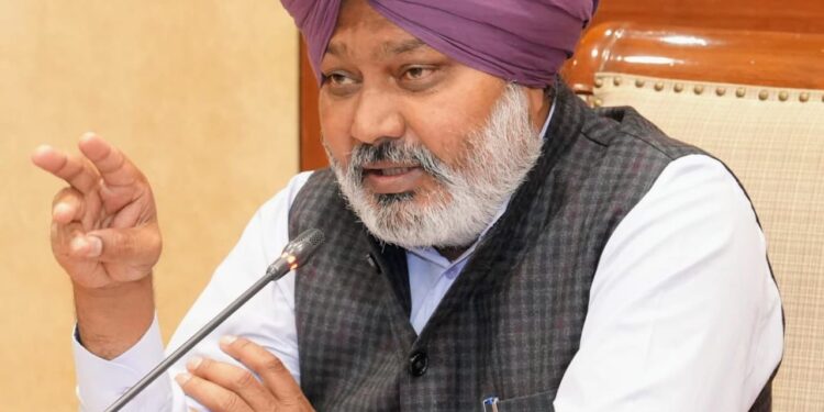 भगवंत मान सरकार सार्वजनिक परिवहन नेटवर्क में क्रांतिकारी बदलाव के लिए पी.आर.टी.सी. और पनबस में 1,265 बसें करेगी शामिल: हरपाल सिंह चीमा