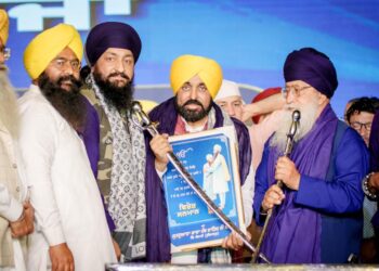 होशियारपुर के कंडी क्षेत्र में 70 साल बाद बनेंगी शानदार सड़कें, सीएम भगवंत मान ने 150 करोड़ के विकास कार्यों का किया उद्घाटन