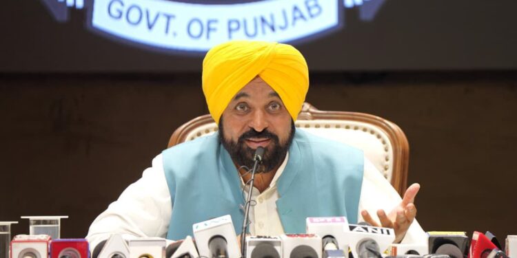 पंजाब में ई.डी. के माध्यम से भाजपा का चुनावी खेल जारी, तीन दिनों में दो ‘आप’ नेताओं के घरों पर छापे: मुख्यमंत्री भगवंत सिंह मान