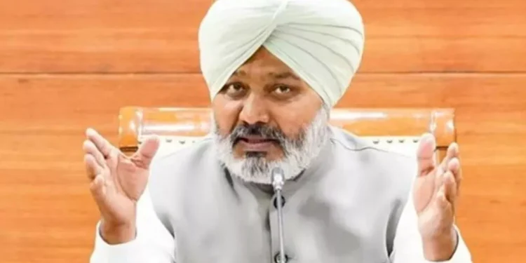 पंजाब सरकार से बातचीत के बाद सफाई कर्मचारियों ने वापस ली हड़ताल : हरपाल चीमा