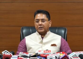 भाजपा ने पश्चिम बंगाल में वोट चुराए, अब तेल की कीमतें बढ़ाकर लोगों को लूट रही है: अमन अरोड़ा