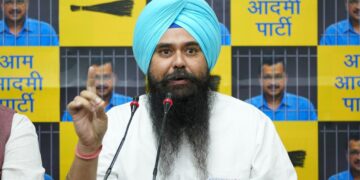 ‘आप’ सांसद मालविंदर सिंह कंग ने एसआईआर एक्सरसाइज पर जताई चिंता, कंग ने चुनाव आयोग को पत्र लिखकर असली पंजाबी वोटर्स की मांगी सुरक्षा