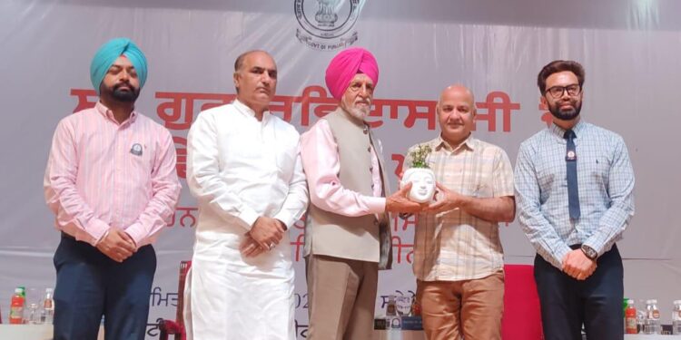 मनीष सिसोदिया ने श्री गुरु रविदास जी की शिक्षाओं पर चलने के लिए युवाओं को सामाजिक और आर्थिक असमानता खत्म करने का दिया न्यौता