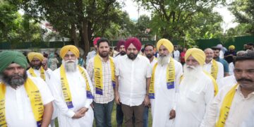 बेअदबी विरोधी सख्त कानून से प्रभावित होकर अकाली दल और कांग्रेस के सैकड़ों नेता व कार्यकर्ता ‘आप’ में शामिल