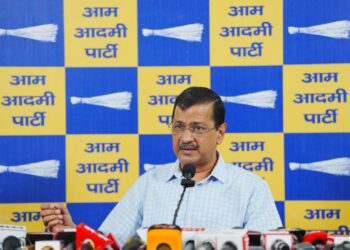 नीट के बाद अब सीबीएसई मूल्यांकन में गड़बड़ी, शिक्षा मंत्री को बर्खास्त करें प्रधानमंत्री- केजरीवाल