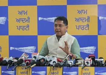 केंद्रीय मंत्री रवनीत बिट्टू के बयानों पर अमन अरोड़ा का तीखा पलटवार: कहा- बिट्टू घटिया राजनीति और निजी कीचड़ उछालने के बजाय हमारे सिद्धांतों वाले सवालों का जवाब दें