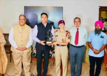 अमन अरोड़ा द्वारा एयर फोर्स अकादमी और एनडीए मेरिट सूची में शानदार उपलब्धियां हासिल करने वाली माई भागो प्रिपरेटरी इंस्टीट्यूट की महिला कैडेटों का सम्मान