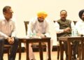 सेवानिवृत्त आईएएस अधिकारी संजय गुप्ता ने पंजाब राज्य विद्युत नियामक आयोग के चेयरमैन के रूप में पदभार संभाला, बिजली मंत्री स तरुनप्रीत सिंह सौंद ने दिलाई पद एवं गोपनीयता की शपथ