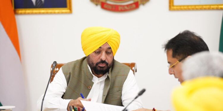 ’मुख्यमंत्री भगवंत सिंह मान के नेतृत्व में पंजाब कैबिनेट ने स्कूल फीस में मनमानी बढ़ोतरी पर लगाम लगाई, वार्षिक बढ़ोतरी की सीमा 5 प्रतिशत तय
