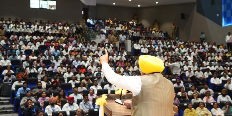 मुख्यमंत्री भगवंत सिंह मान ने पी.एस.पी.सी.एल. में नियुक्त 665 युवाओं को नियुक्ति पत्र सौंपे