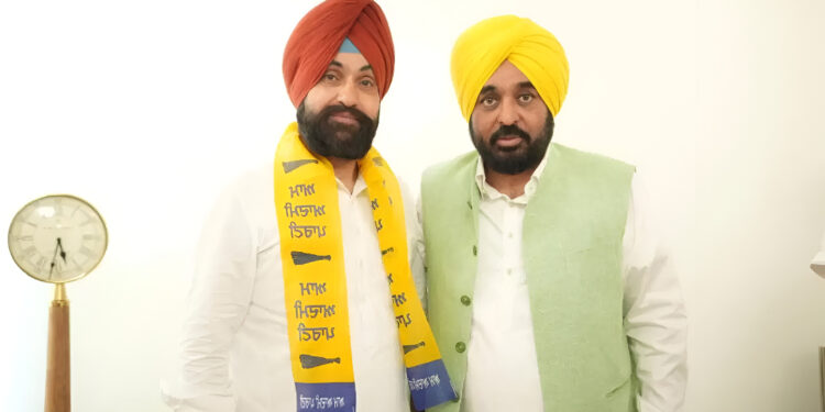 पातड़ां में शिरोमणि अकाली दल को बड़ा झटका, पूर्व विधायक वनिंदर कौर लूंबा और करण सिंह डीटीओ साथियों सहित ‘आप’ में शामिल